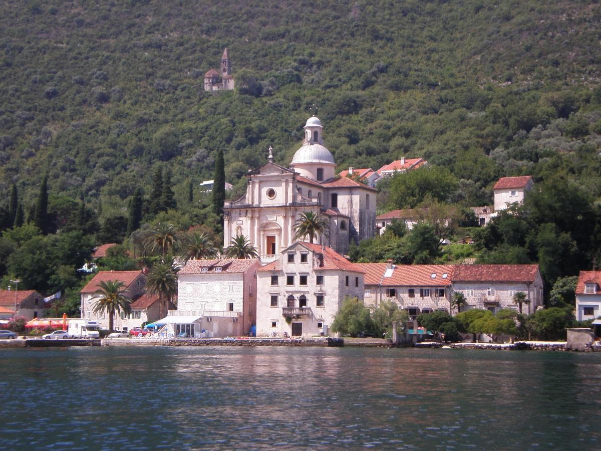 Romantic Stone House By The Sea **** Kotor Exterior photo