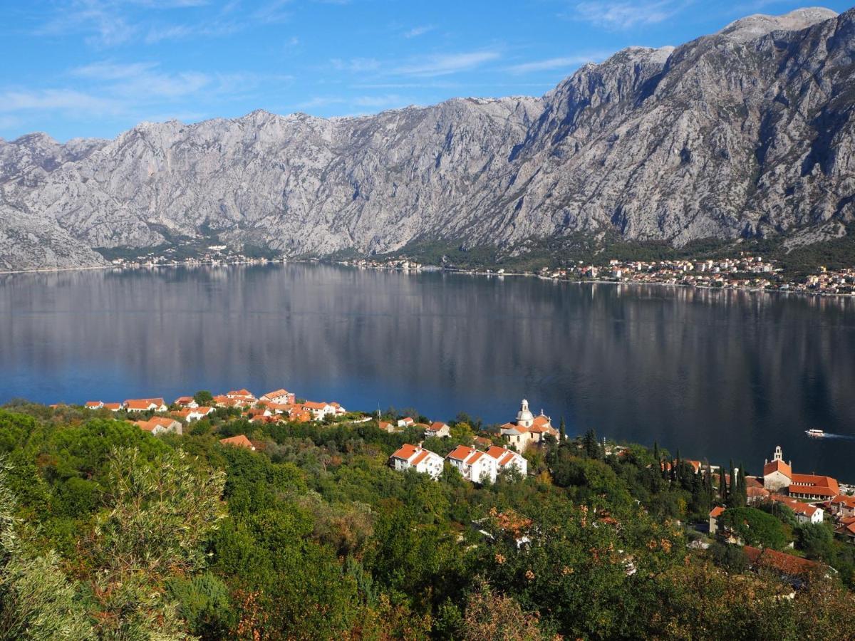 Romantic Stone House By The Sea **** Kotor Exterior photo